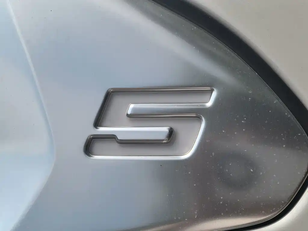 BMW 5 Series — миниатюра 7