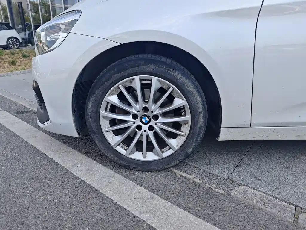 BMW 2 Series Gran Tourer — миниатюра 13