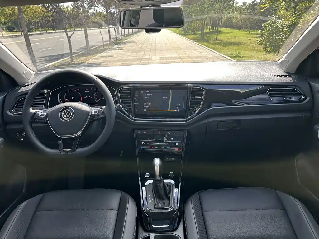 Volkswagen T-Roc — миниатюра 12