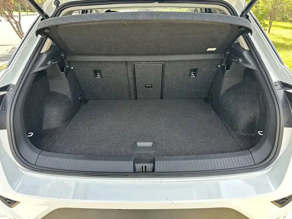 Volkswagen T-Roc — миниатюра 24