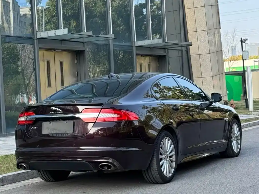 Jaguar XF — миниатюра 5