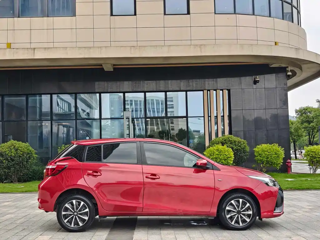Toyota Yaris L — миниатюра 4