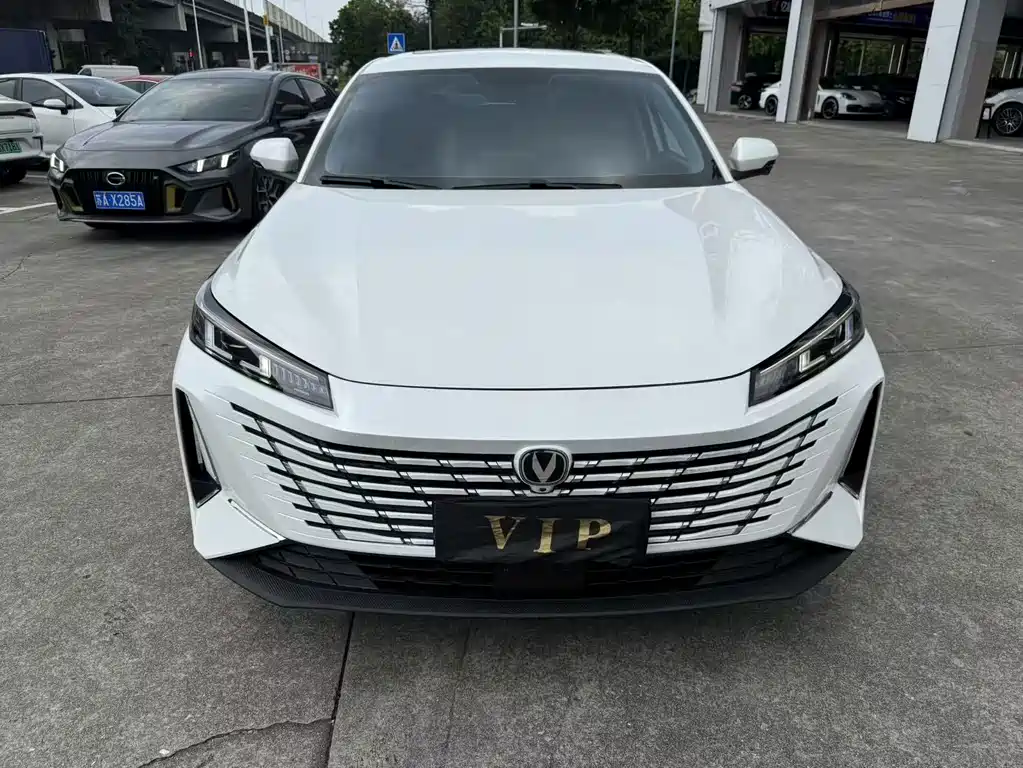Changan Eado — миниатюра 2