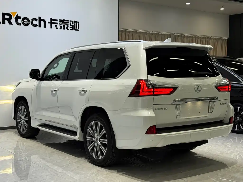 Lexus LX — миниатюра 5