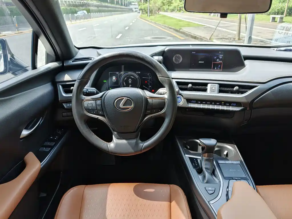 Lexus UX — миниатюра 7
