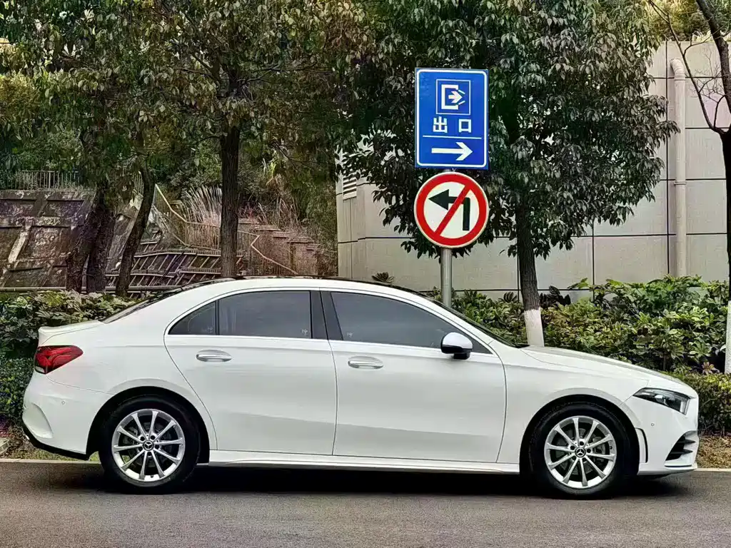 Mercedes-Benz A-Class A 2020 A 200 L Sport Fashion