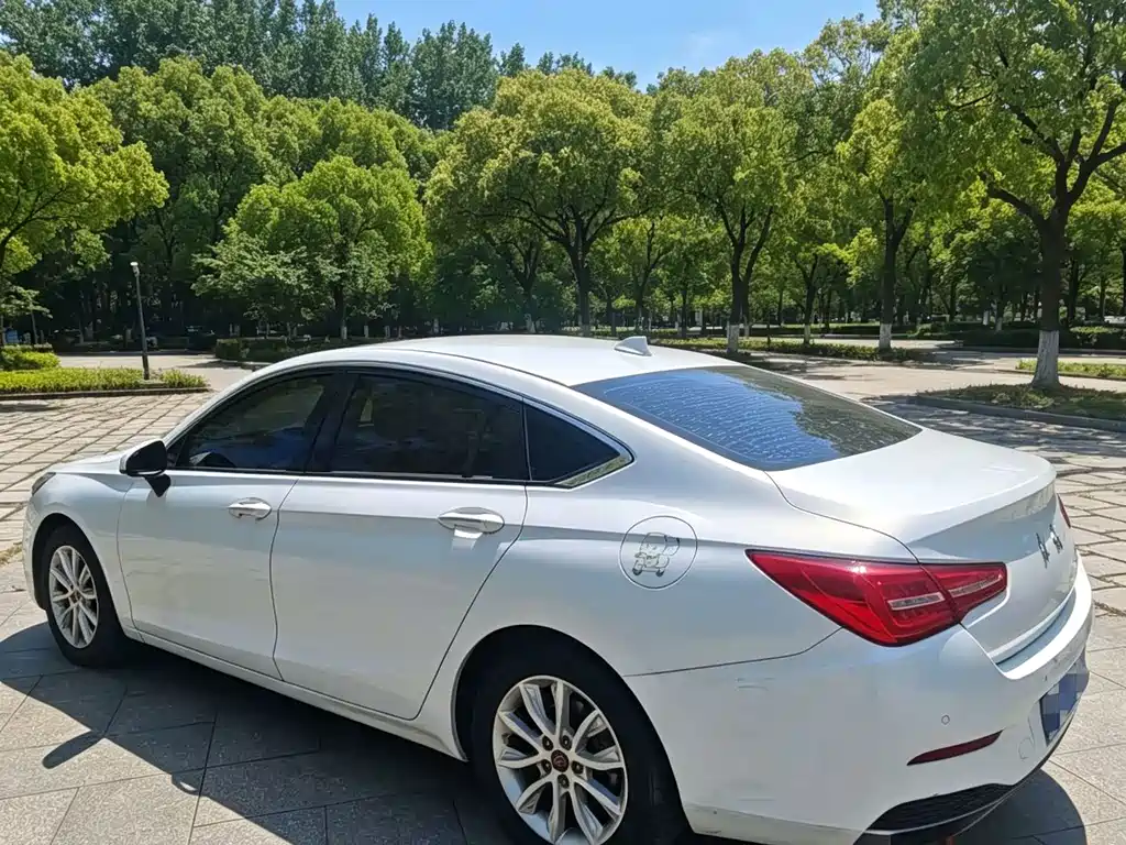 Hongqi Hongqi H5 — миниатюра 7