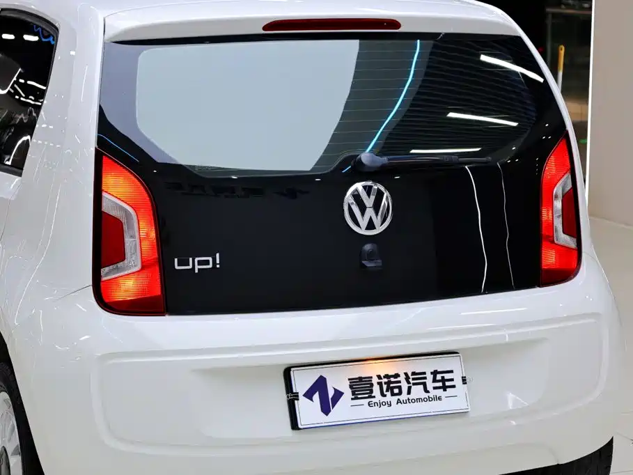 Volkswagen up! — миниатюра 6