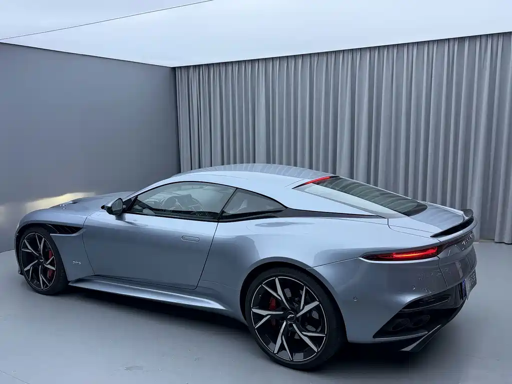Aston Martin DBS — миниатюра 4
