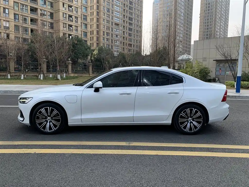 VOLVO S60 PLUG IN HYBRID