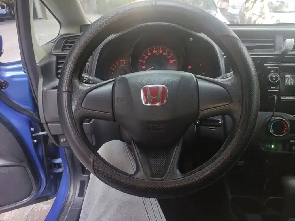 Honda Fit — миниатюра 11