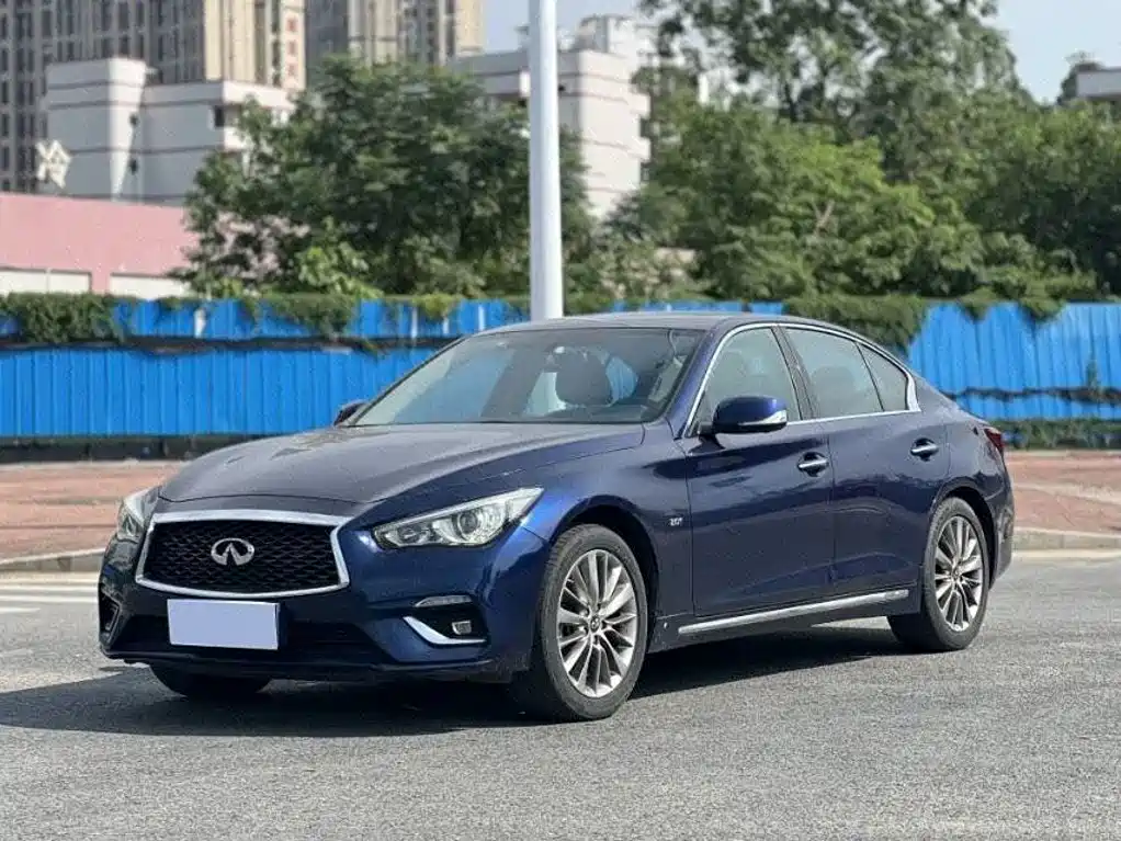 Infiniti Q50L