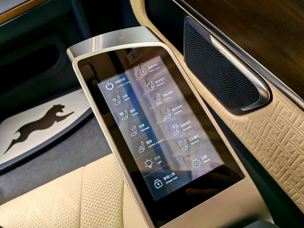 MERCEDES-BENZ V CLASS