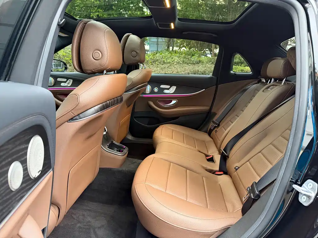 Mercedes-Benz E-Class — миниатюра 8