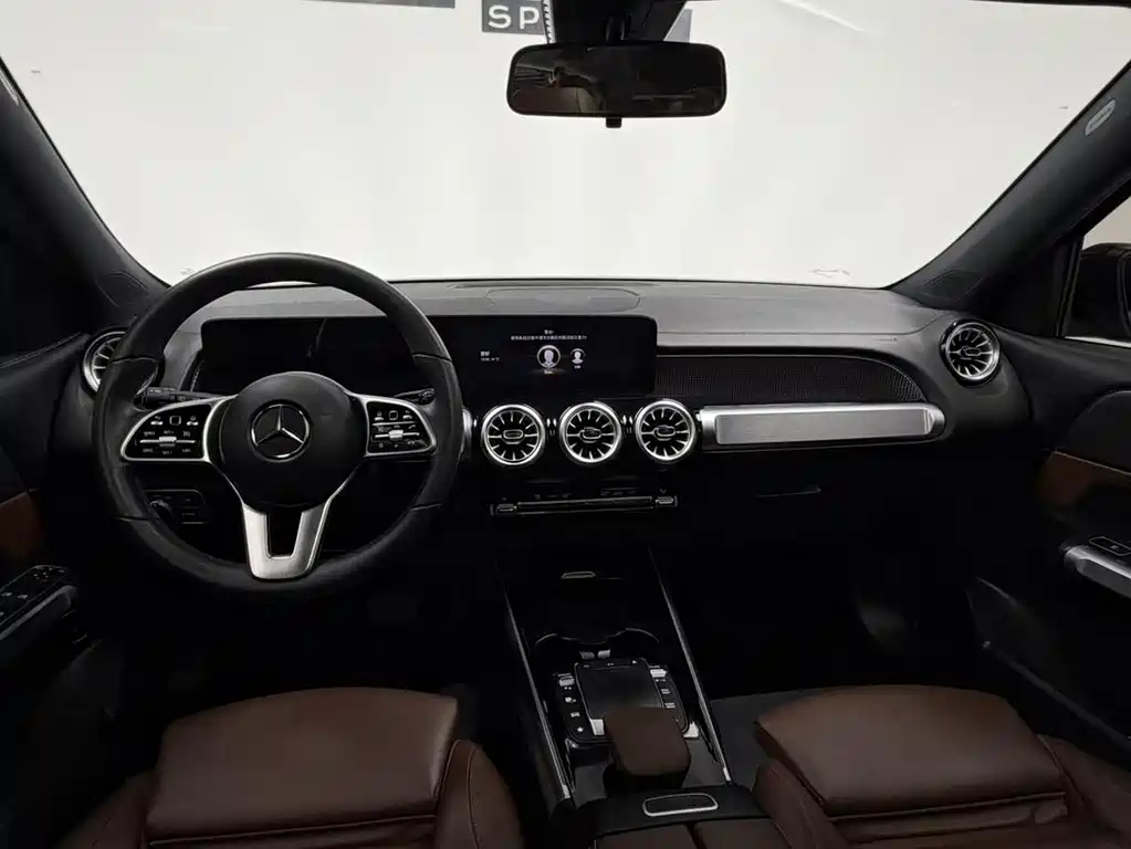 Mercedes-Benz GLB — миниатюра 14