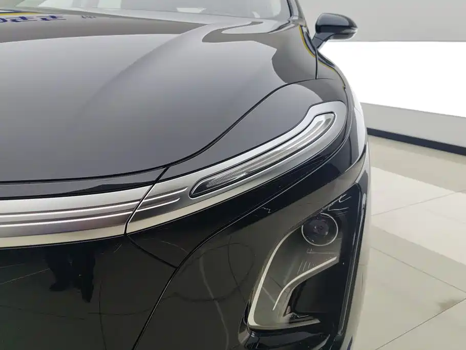 Hongqi Hongqi E-QM5 — миниатюра 5