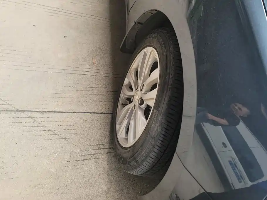 Buick Excelle — миниатюра 6