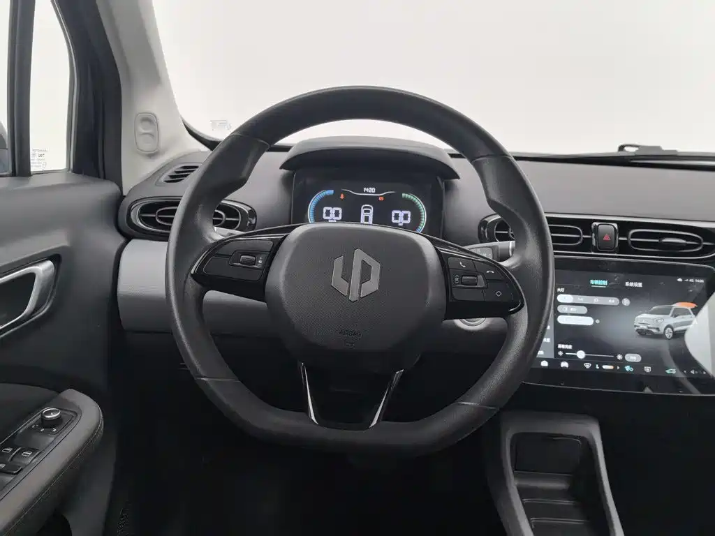Leapmotor Leapmotor T03 — миниатюра 11