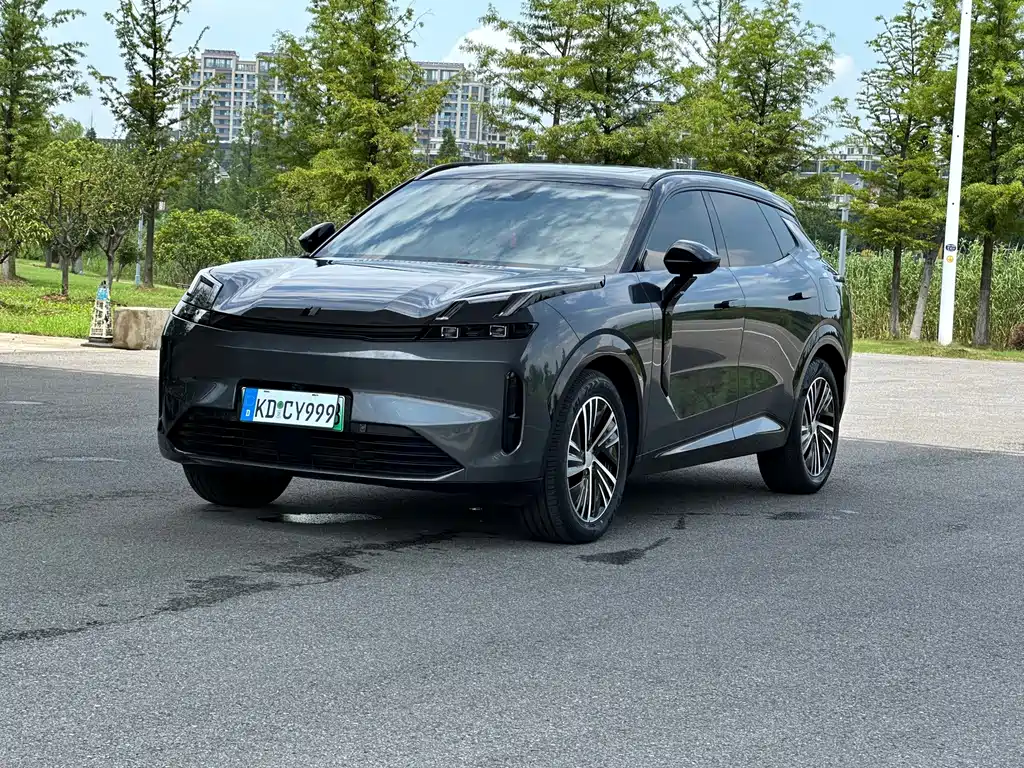 2024 Lynk & Co 08 - zdjęcie 1 z 20