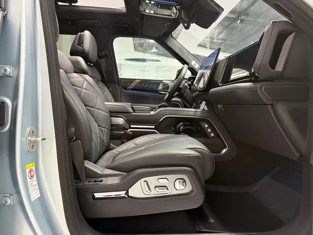 Fangchengbao Leopard 8 8 2025 Flagship 6 мест