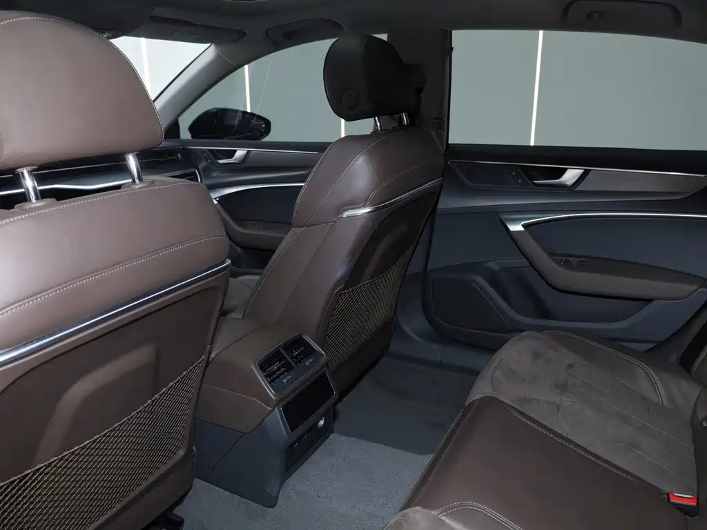 Audi A7L — миниатюра 28
