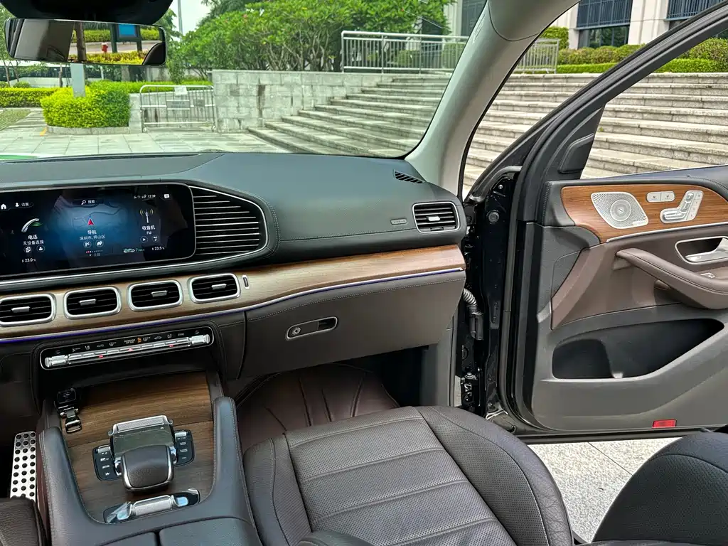 Mercedes-Benz GLS — миниатюра 21