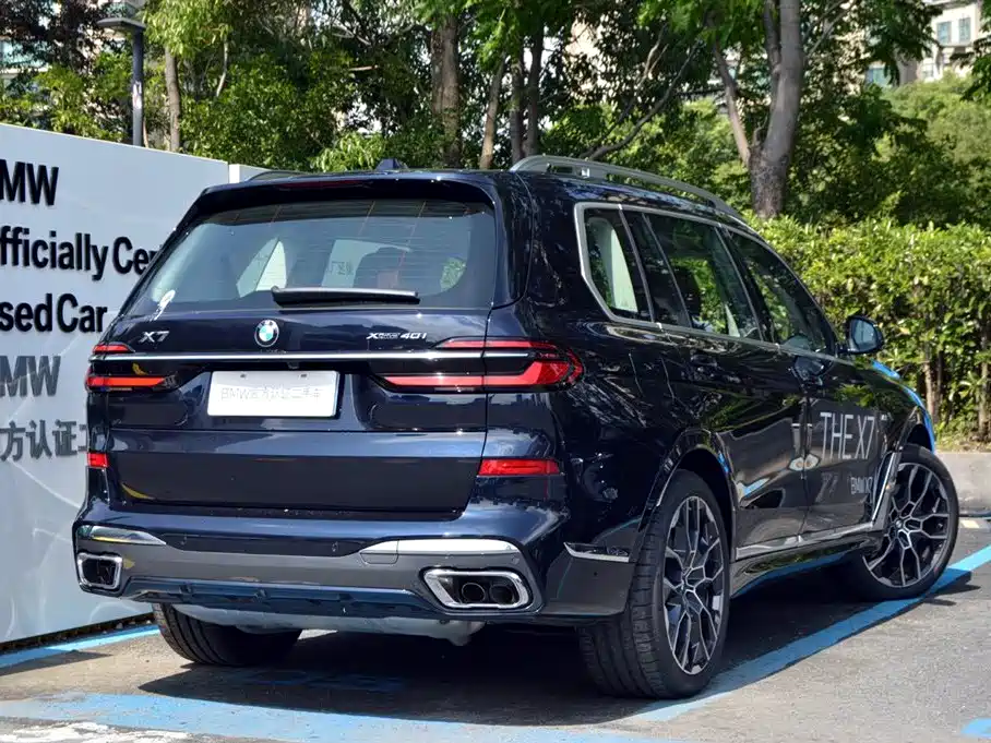 BMW X7