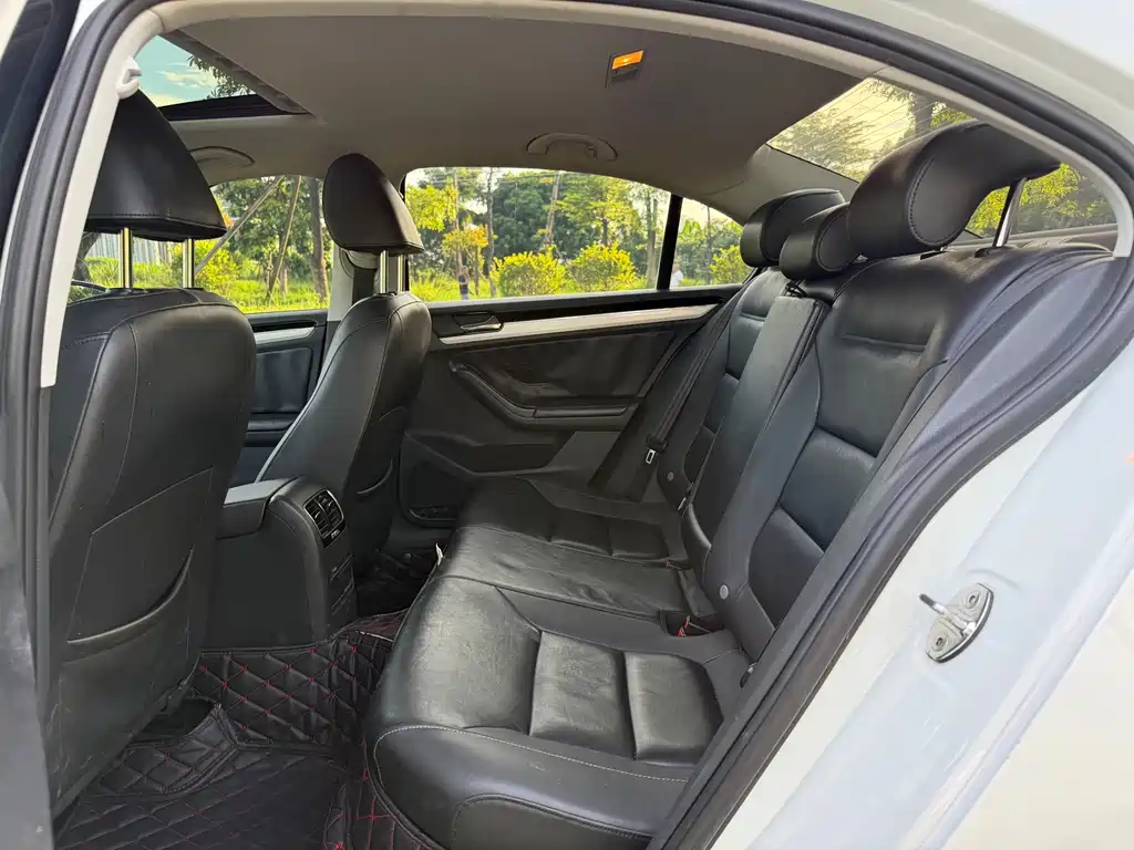 Volkswagen Sagitar — миниатюра 6