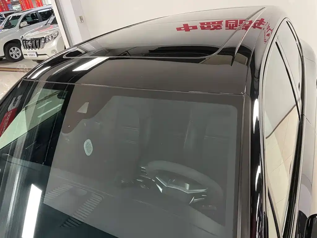Porsche Cayenne — миниатюра 5