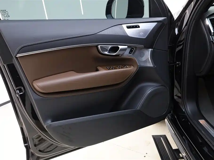 VOLVO XC90 PLUG IN HYBRID