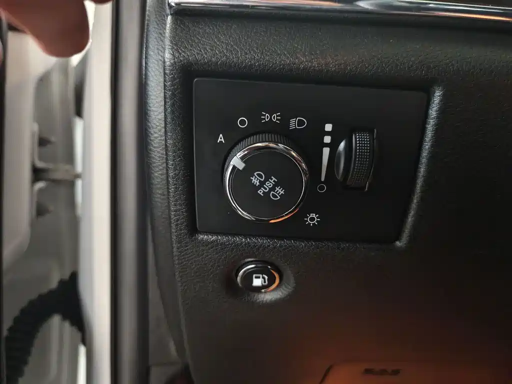 Jeep Grand Cherokee (Import) — миниатюра 9