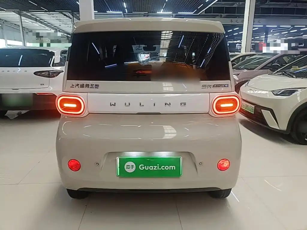 Wuling MINIEV — миниатюра 6