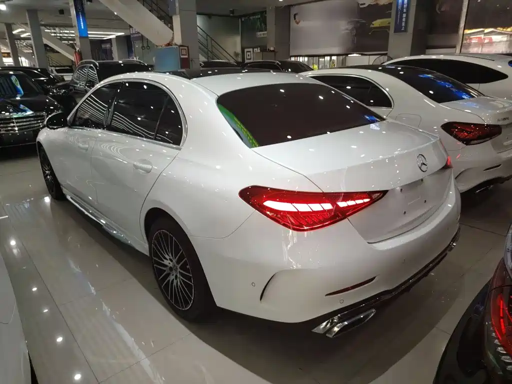 Mercedes-Benz C-Class — миниатюра 11