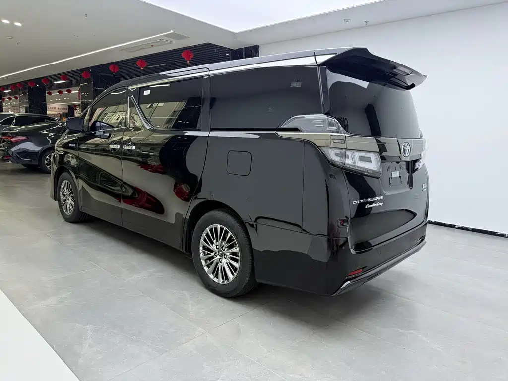 Toyota Vellfire — миниатюра 4