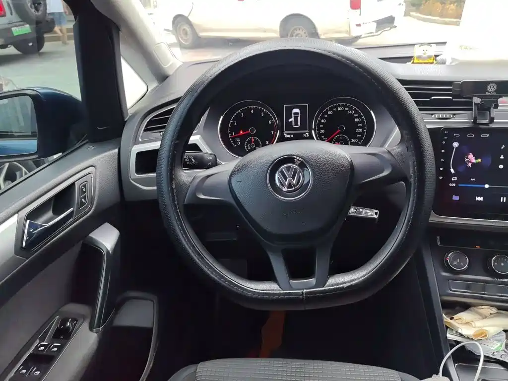 Volkswagen Touran — миниатюра 6