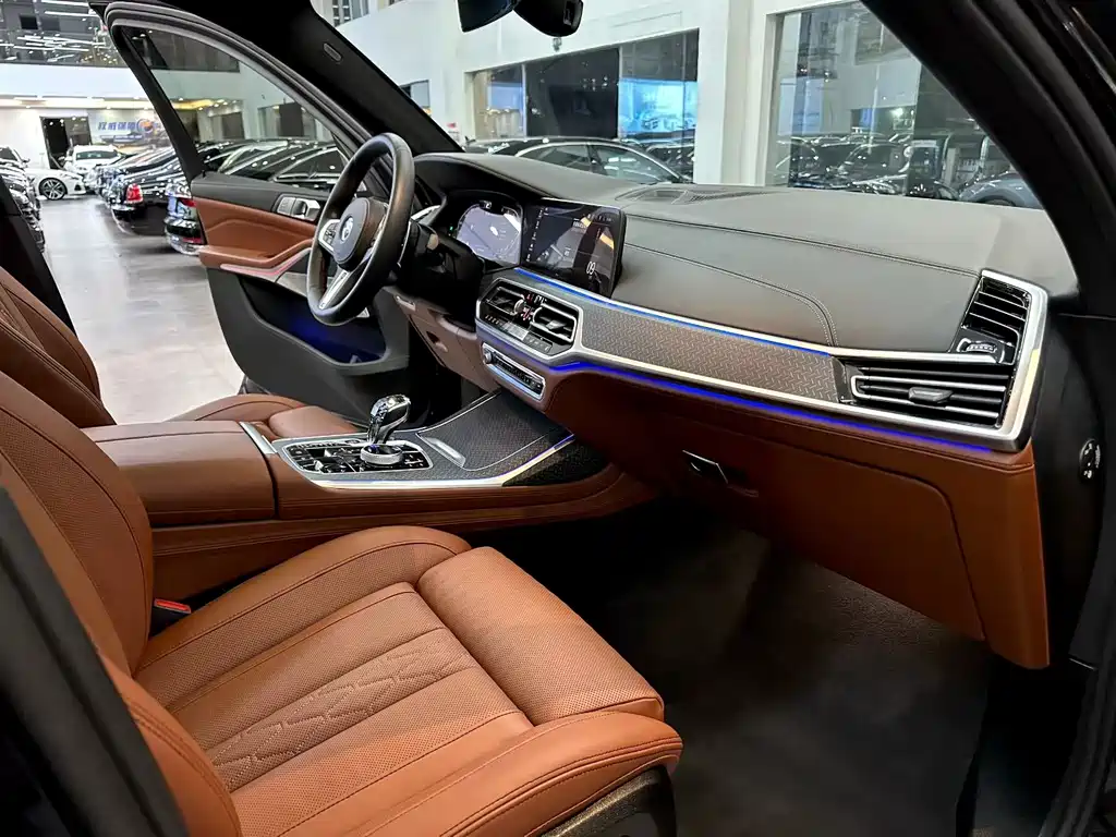 BMW X7 — миниатюра 9
