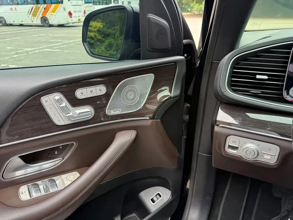 Mercedes-Benz GLS — миниатюра 6
