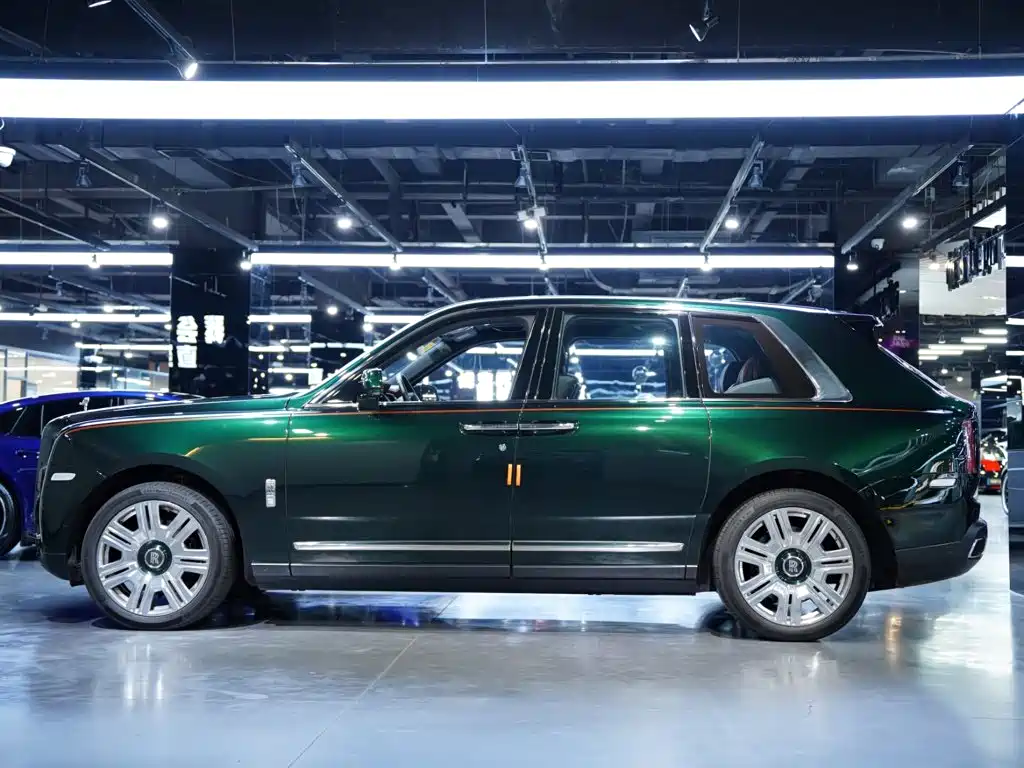Rolls-Royce Cullinan — миниатюра 25