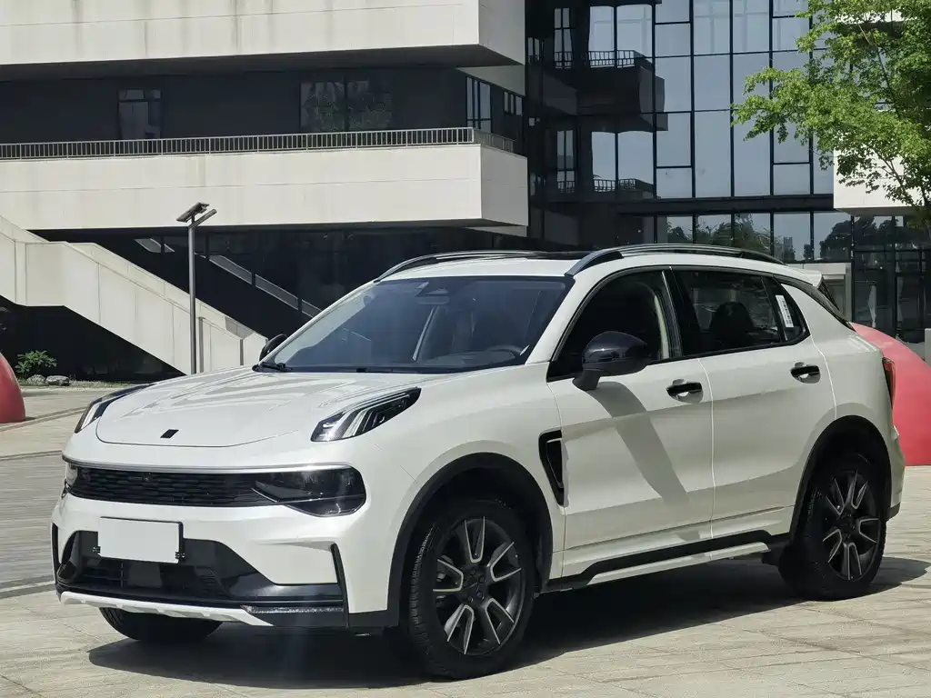Купить Lynk & Co 01