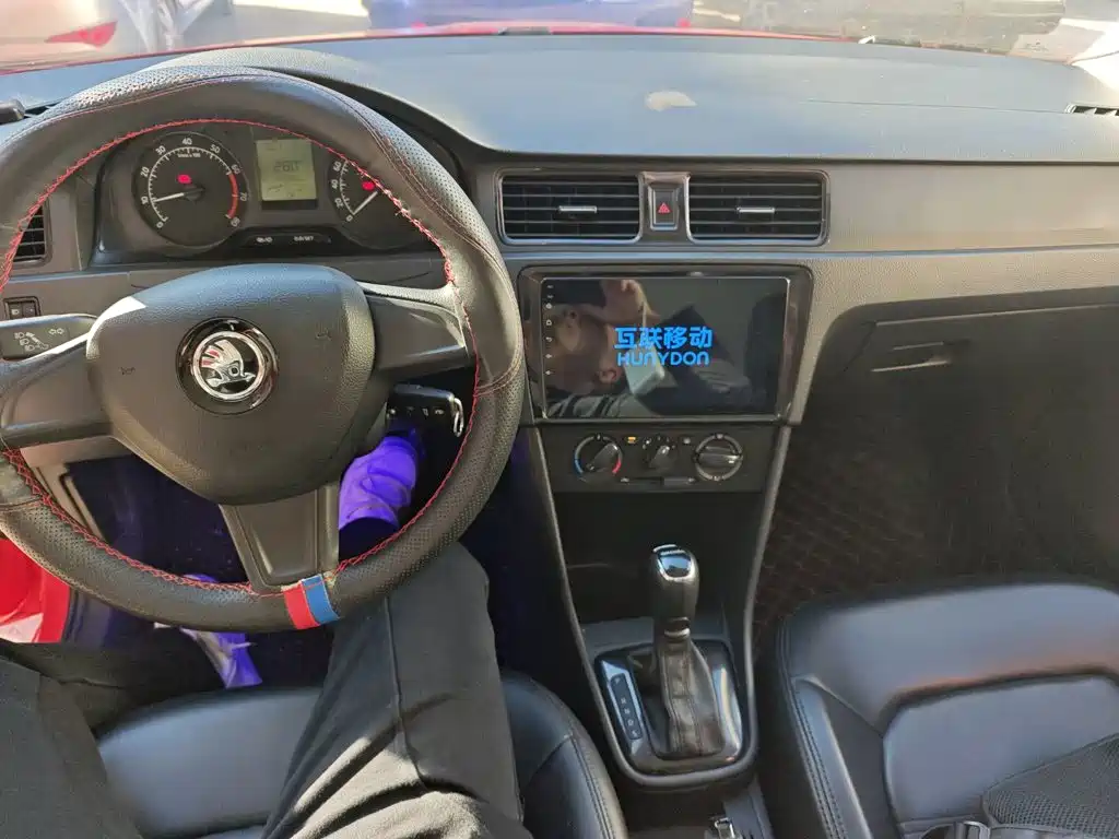 Skoda Rapid Spaceback — миниатюра 10