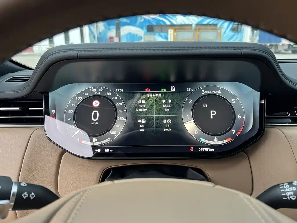 Land Rover Range Rover — миниатюра 20