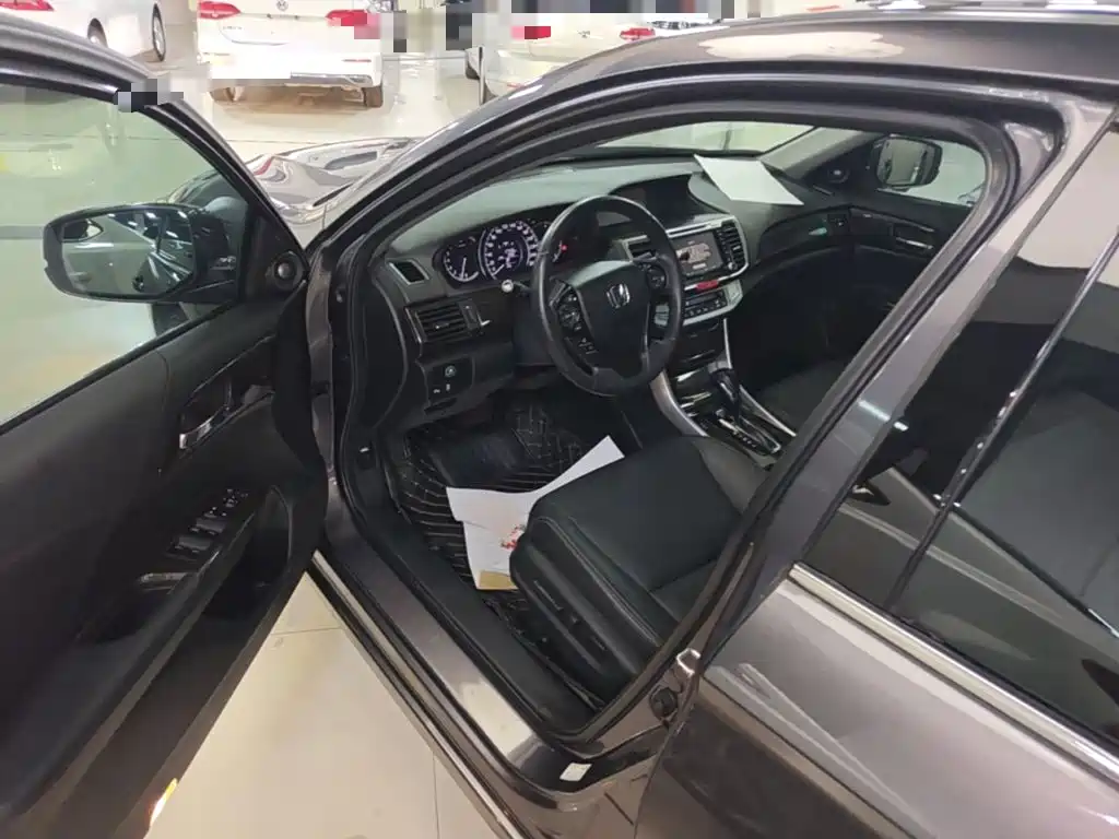 Honda Accord — миниатюра 16