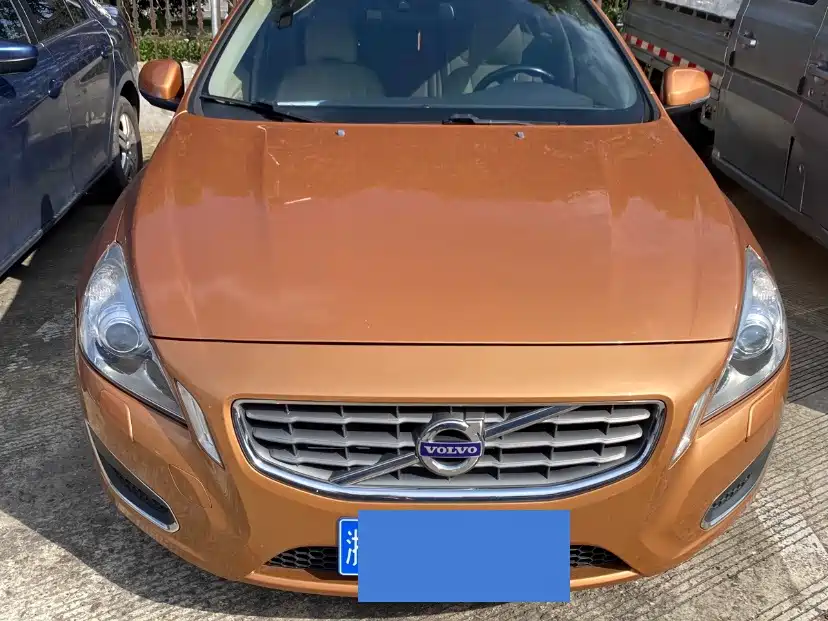 Volvo S60 (Import) — фото 1