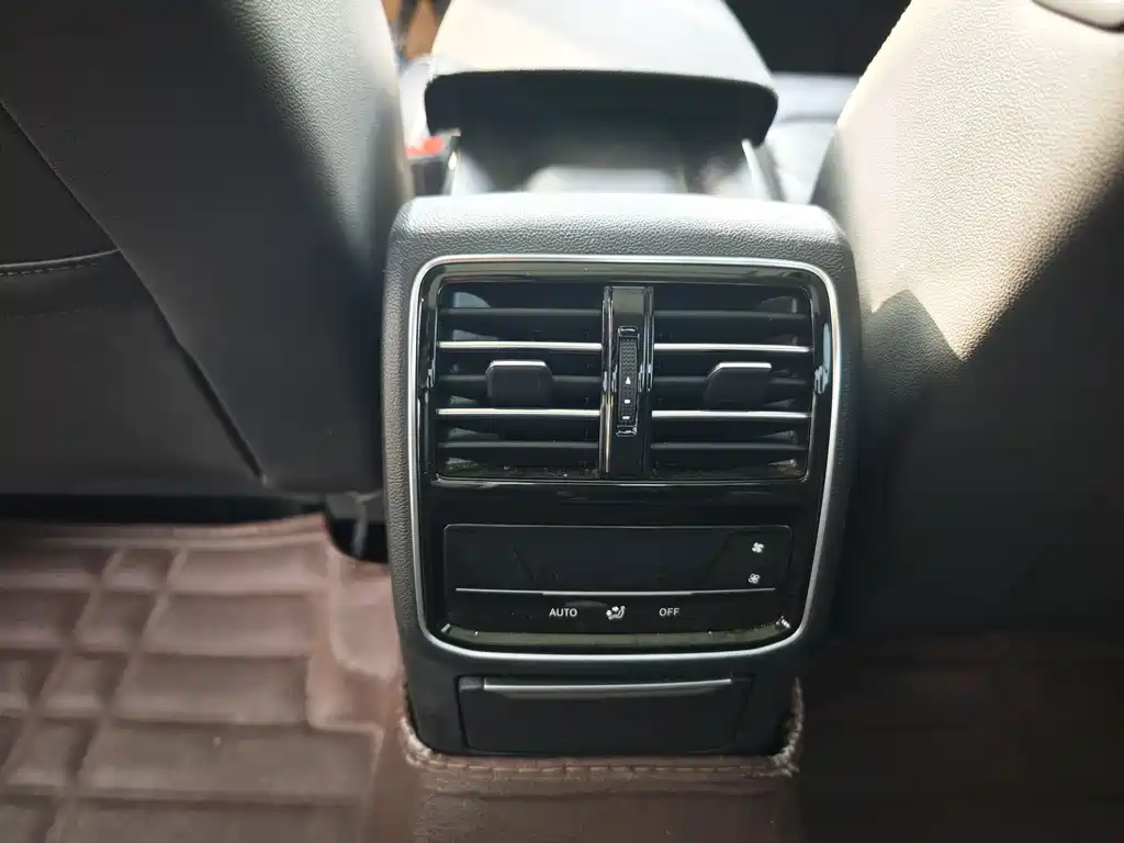 VOLKSWAGEN MAGOTAN GTE PLUG IN HYBRID