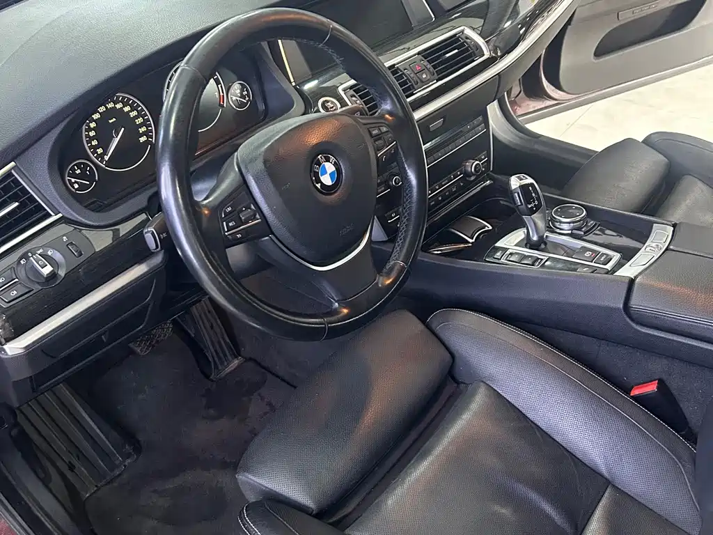BMW 5 Series GT — миниатюра 8