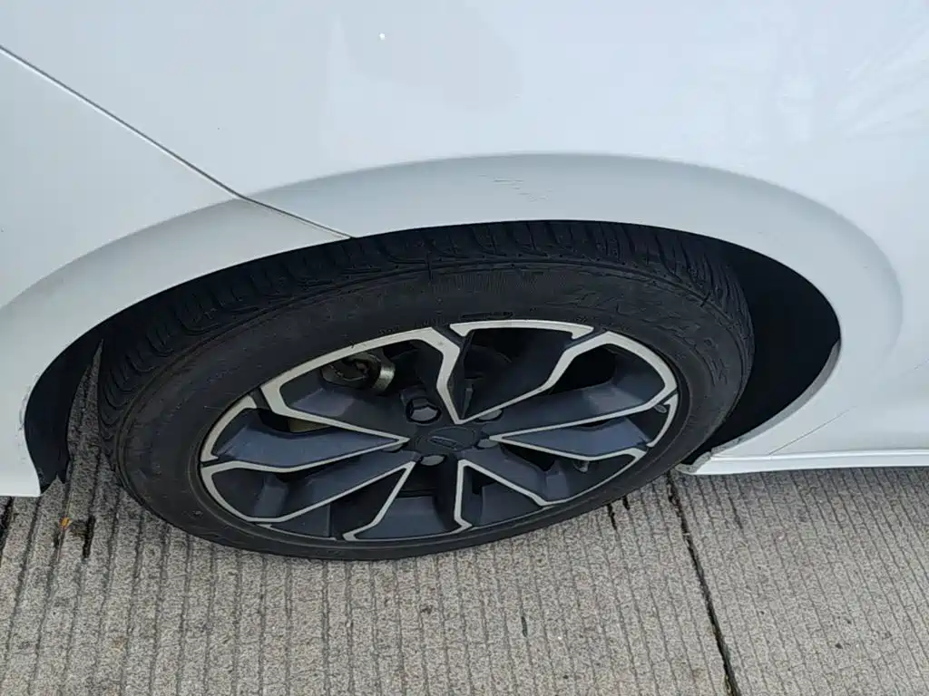 Geely Binrui — миниатюра 23