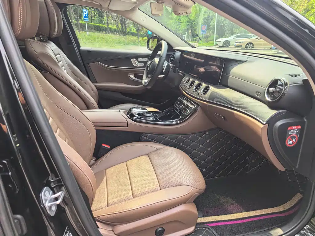 Mercedes-Benz E-Class — миниатюра 11