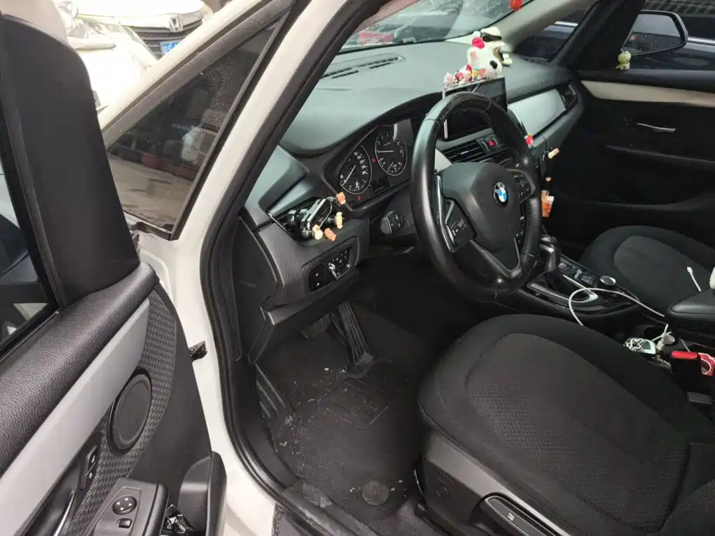 BMW 2 Series Active Tourer — миниатюра 12