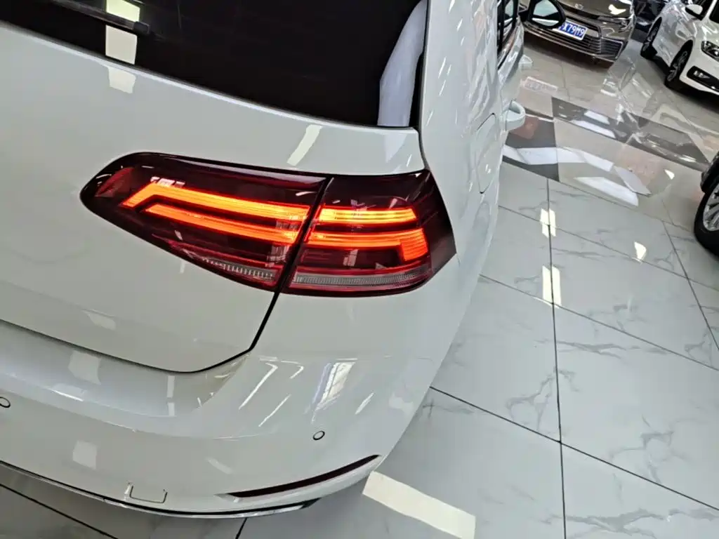 Volkswagen Golf — миниатюра 8