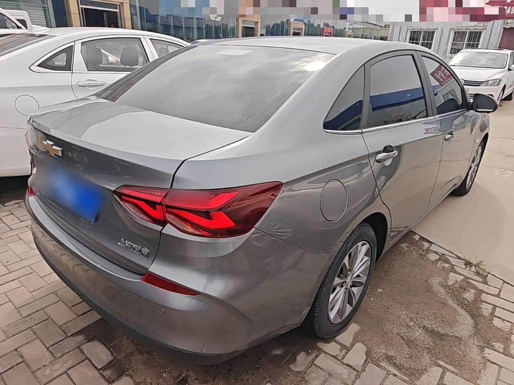 Chevrolet Monza 1.5 л 2022 г. Серебристо-серый, пробег 44800 км